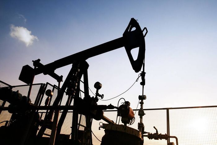 Цены на нефть растут накануне отчета о запасах нефти в сша