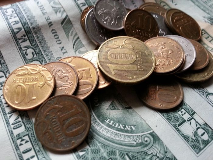 Какой сейчас курс доллара по отношению к рублю