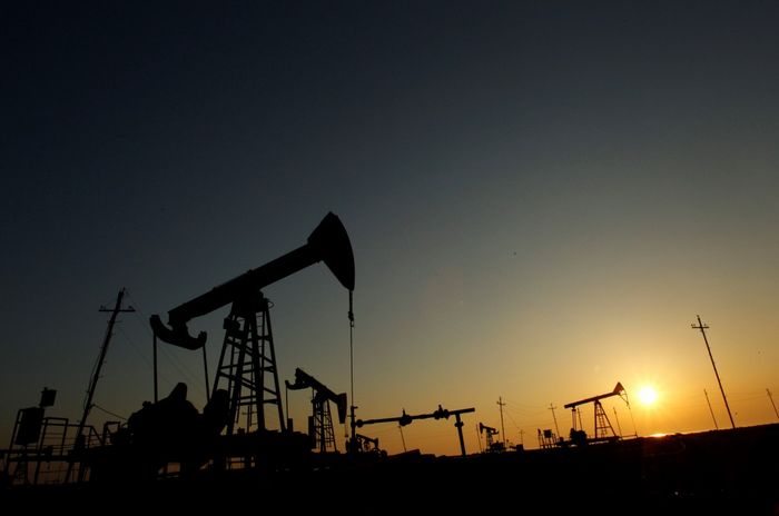 Нефть подорожала в ожидании данных о запасах в сша