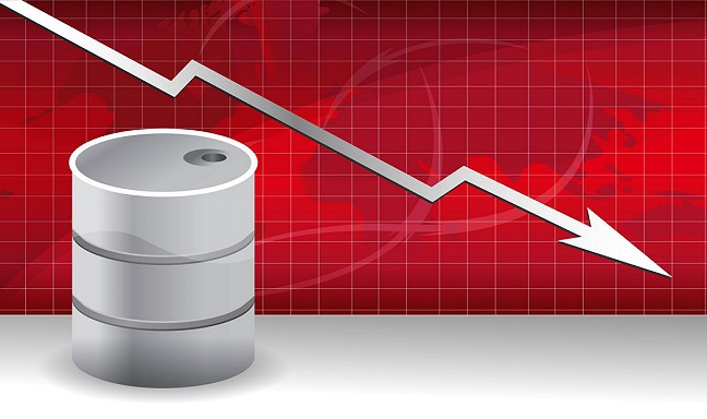 Нефть упала до минимума недели на укрепляющемся долларе сша