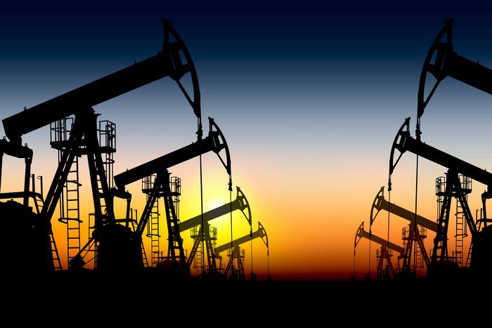 Нефть wti торгуется у 2-летнего минимума на беспокойствах о спросе