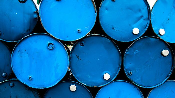 Россия продолжит наращивать нефтедобычу, несмотря на падение цен – bloomberg