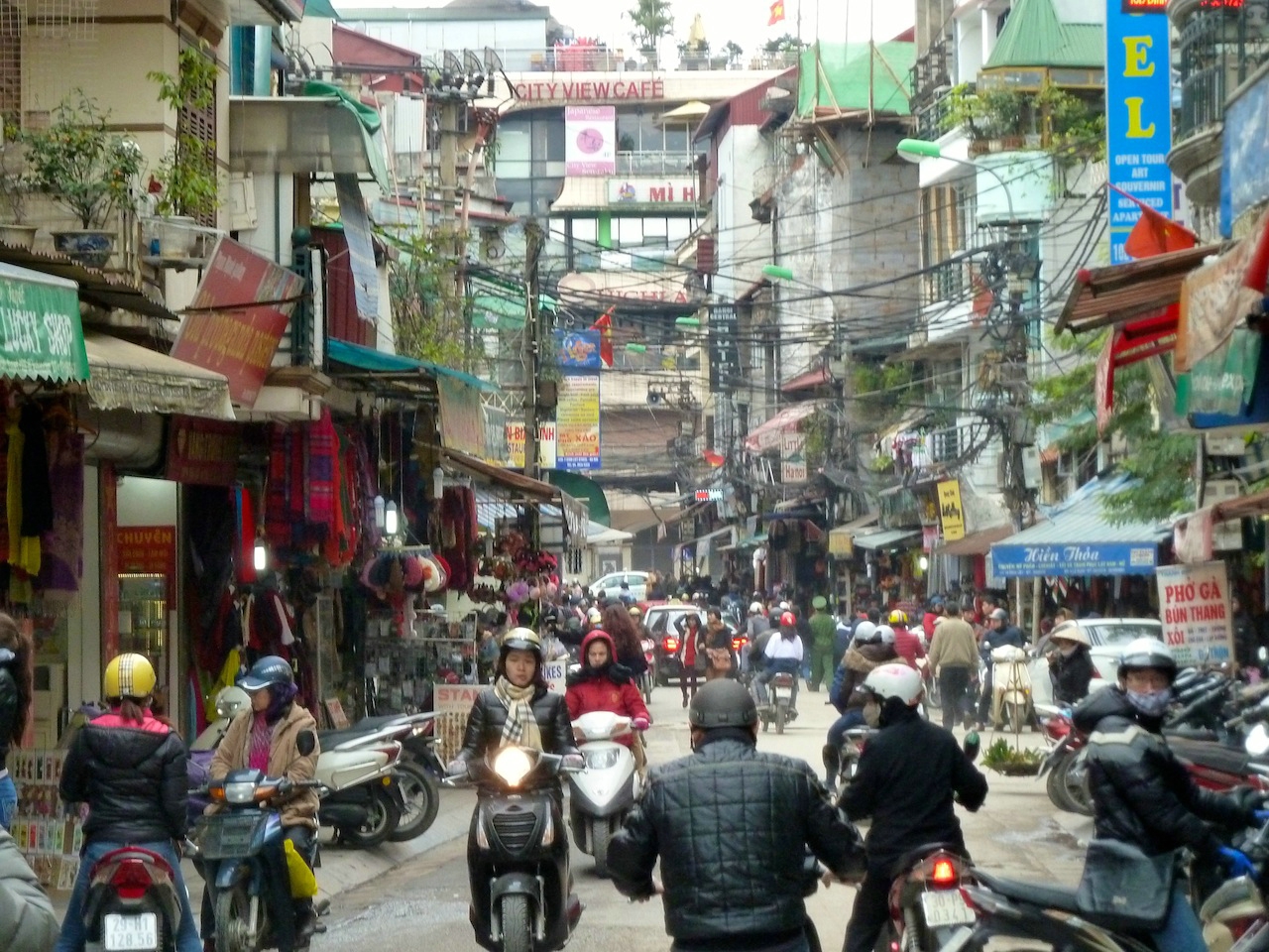 Валюта что ходит по улицам вьетнама